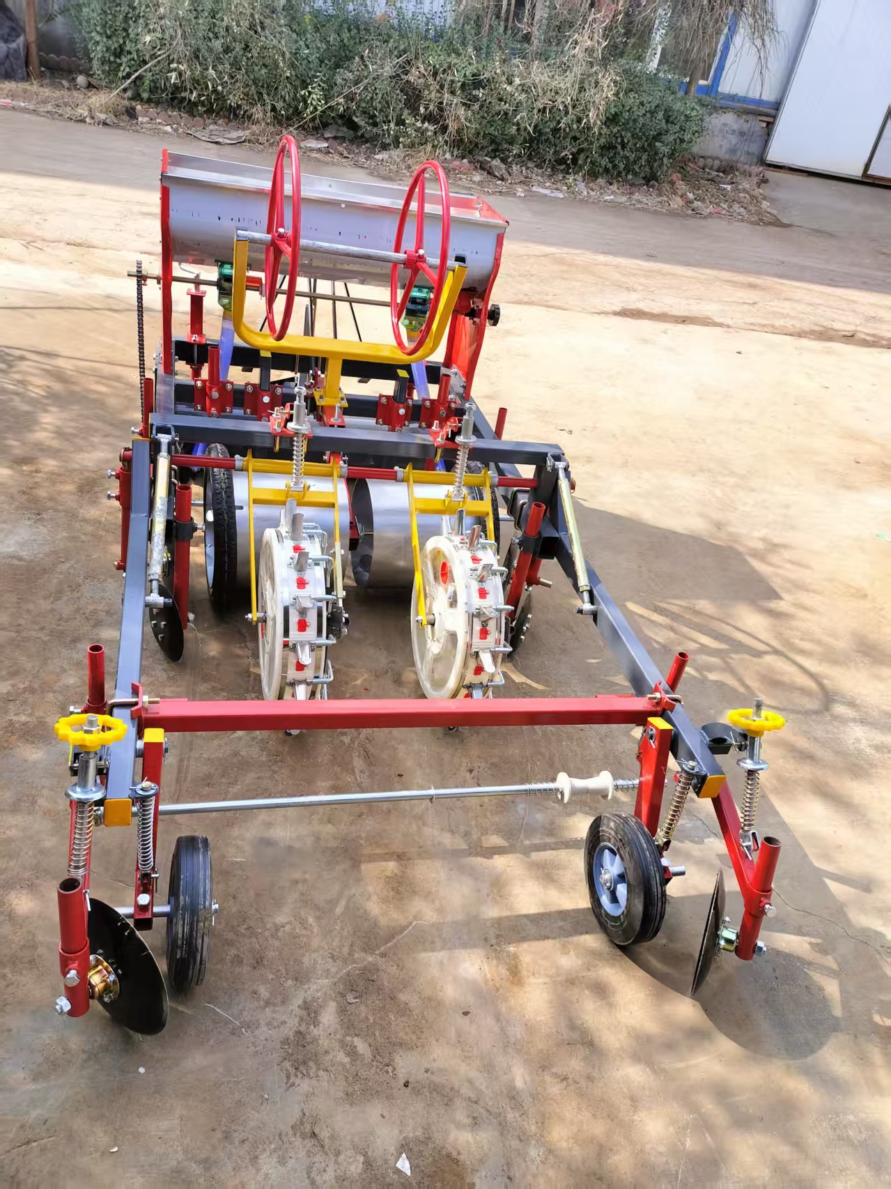 双层地膜辣椒播种机